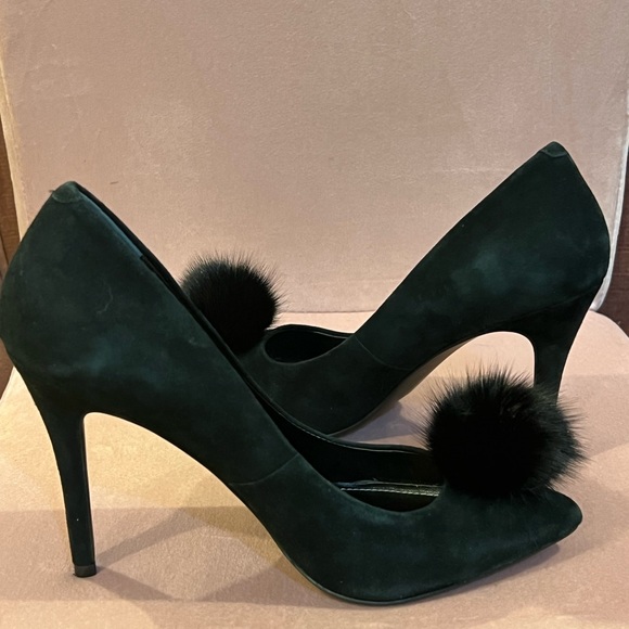 black pom pom pumps - Picture 4 of 5